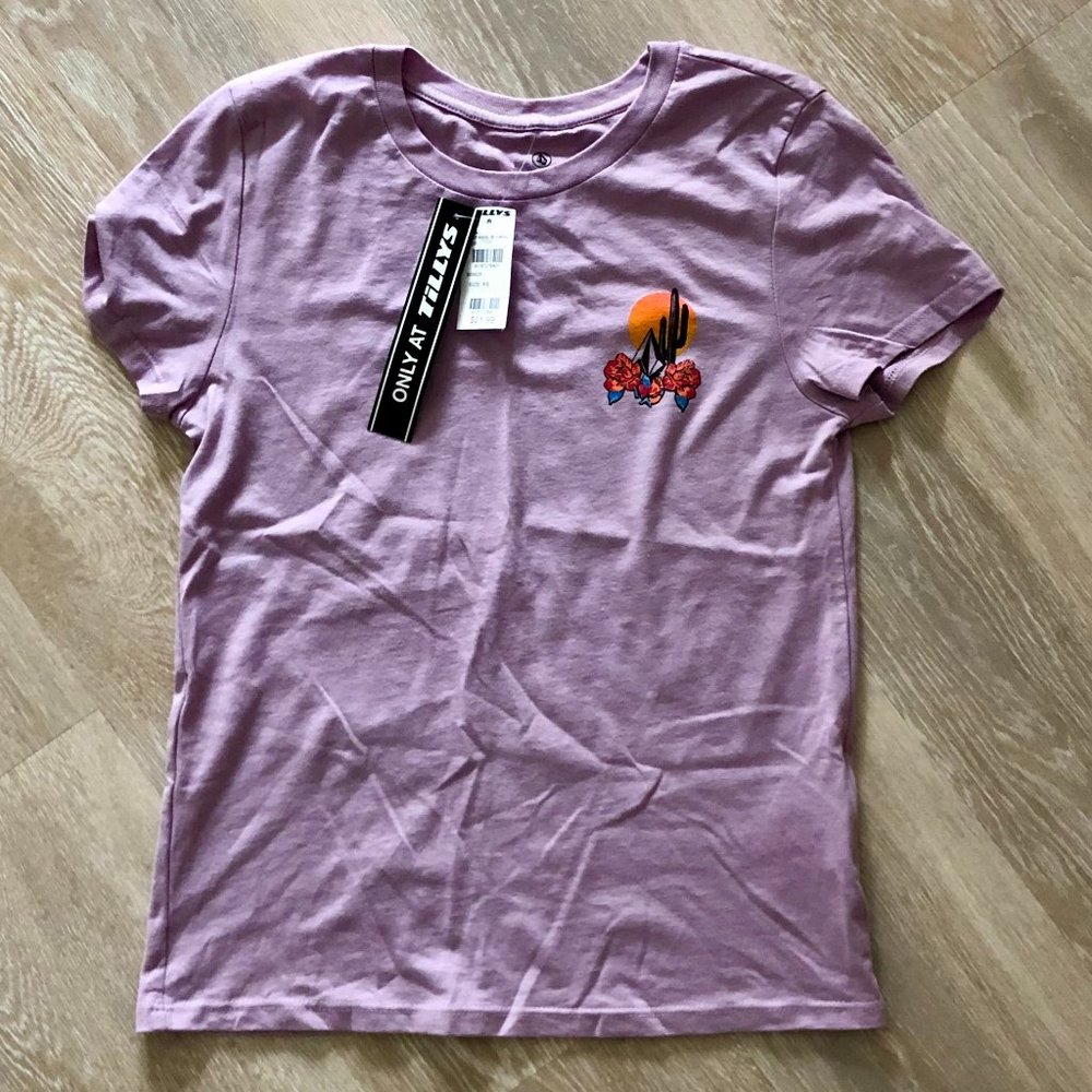 Volcom Tee Sz XS NWT